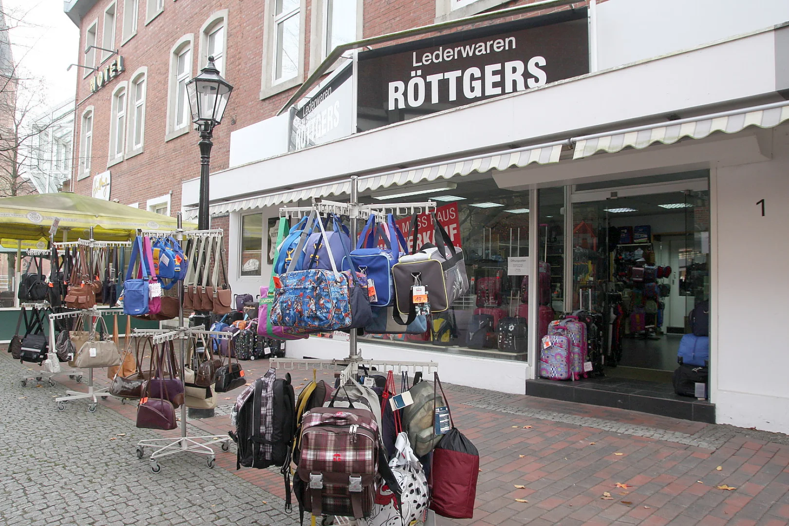 Lederwaren Röttgers in Papenburg schließt - Bild 1