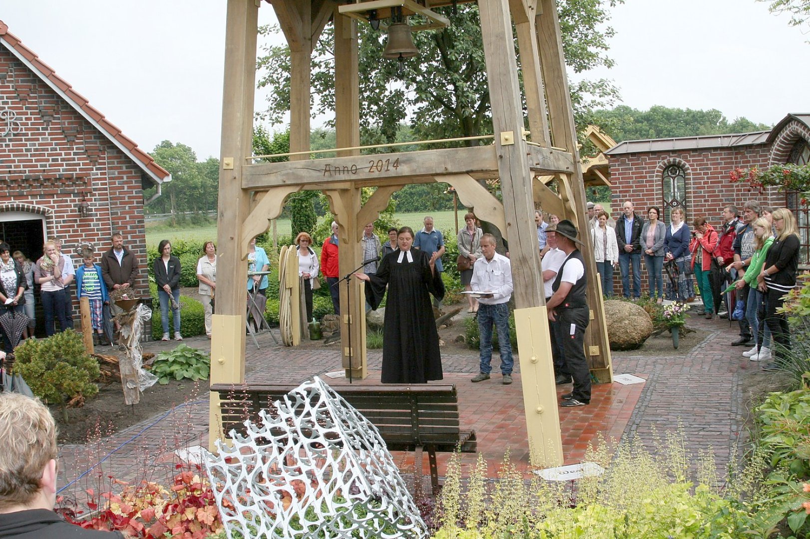 Glockenturm feierlich geweiht - Bild 1