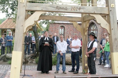 Glockenturm feierlich geweiht - Bild 3