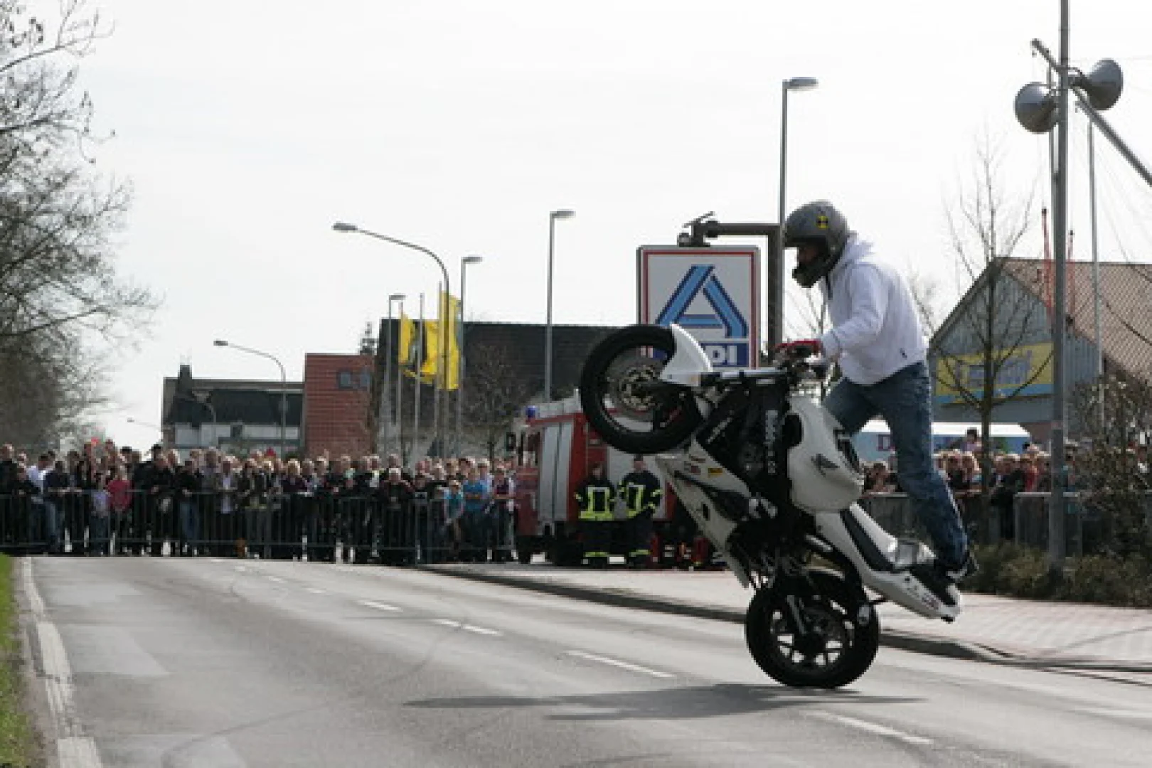 Motorradtreffen in Augustfehn - Bild 1