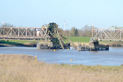 Kaputte Friesenbrücke: Fährverkehr im Gespräch - Bild 2