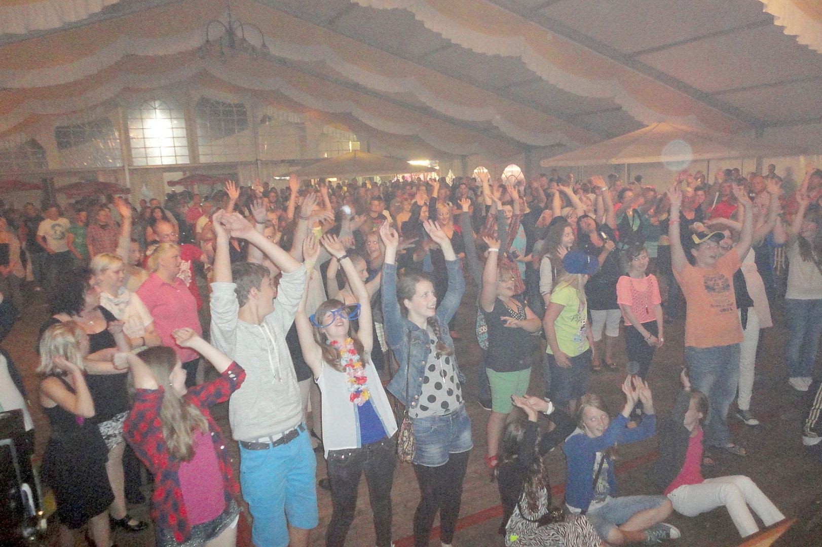 "Fest der 1000 Laternen" in Augustfehn - Bild 1