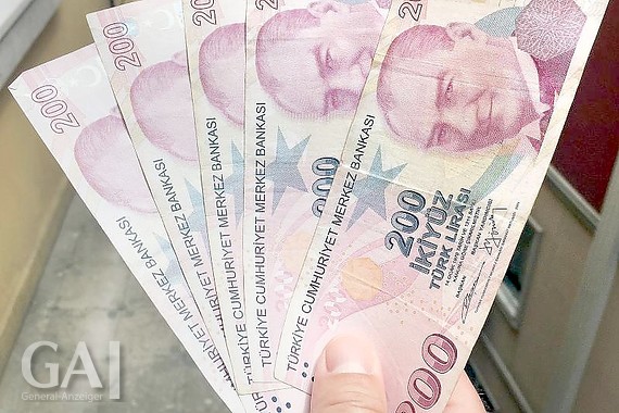 Türkische Lira legt nach tiefem Absturz stark zu - General ...