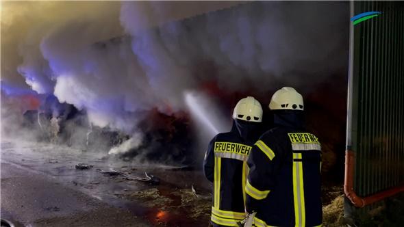 Völlen: Schuppen steht in Flammen
