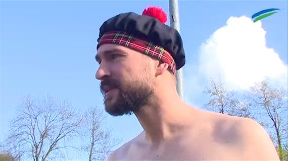 Im Schottenrock auf Etappe eins