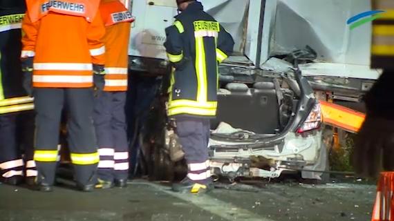 Autofahrer kommt bei Unfall auf A31 ums Leben