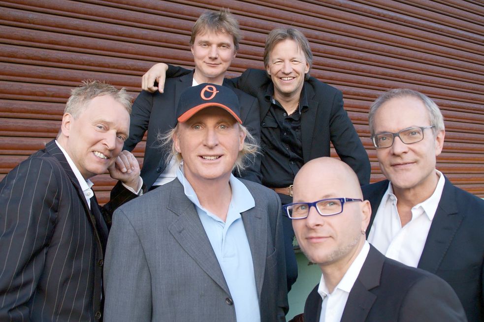 Mit „Otto & Die Friesenjungs“ holt die Gemeinde Rhauderfehn im Jubiläumsjahr ein Highlight in den Ort. Bild: Ruessl-Musikverlag-GmbH