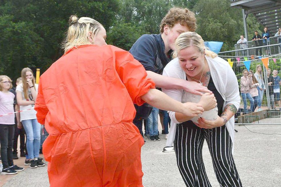 Zusammen mit den Lehrern wurden zig Spiele absolviert.