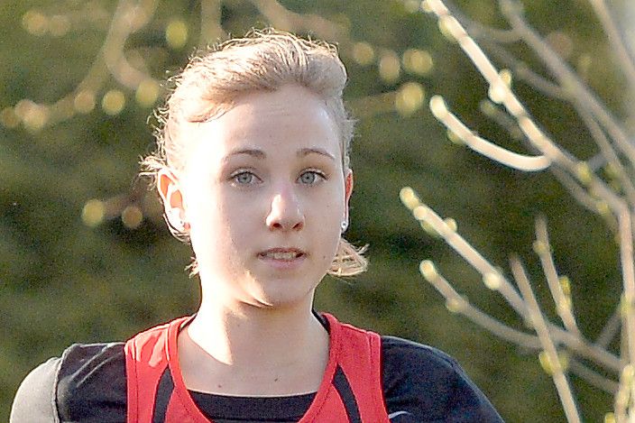 Tessa Roos feierte einen souveränen Heimsieg: Die junge Frauensiegerin läuft für den SV Holtland.