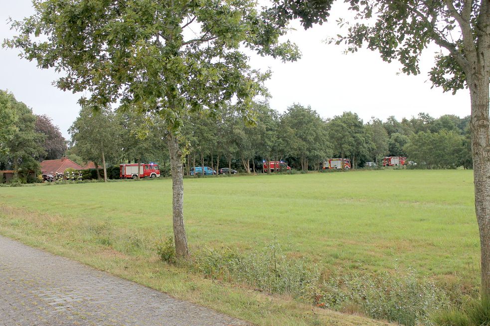 Die Feuerwehr war mit rund 30 Einsatzkräften ausgerückt. Bild: Feuerwehr