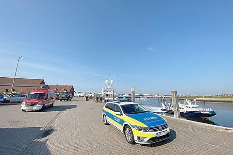 Auch die Polizei war im Einsatz. Bild: Feuerwehr