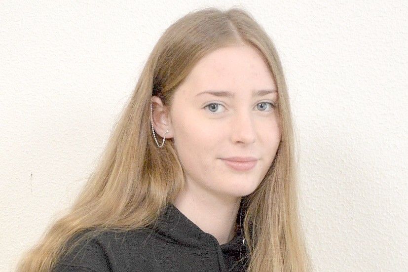 Ayleen Buttjer ist Schülerin am Albrecht-Weinberg-Gymnasium in Rhauderfehn und macht in diesem Jahr ihr Abitur. Bild: Privat