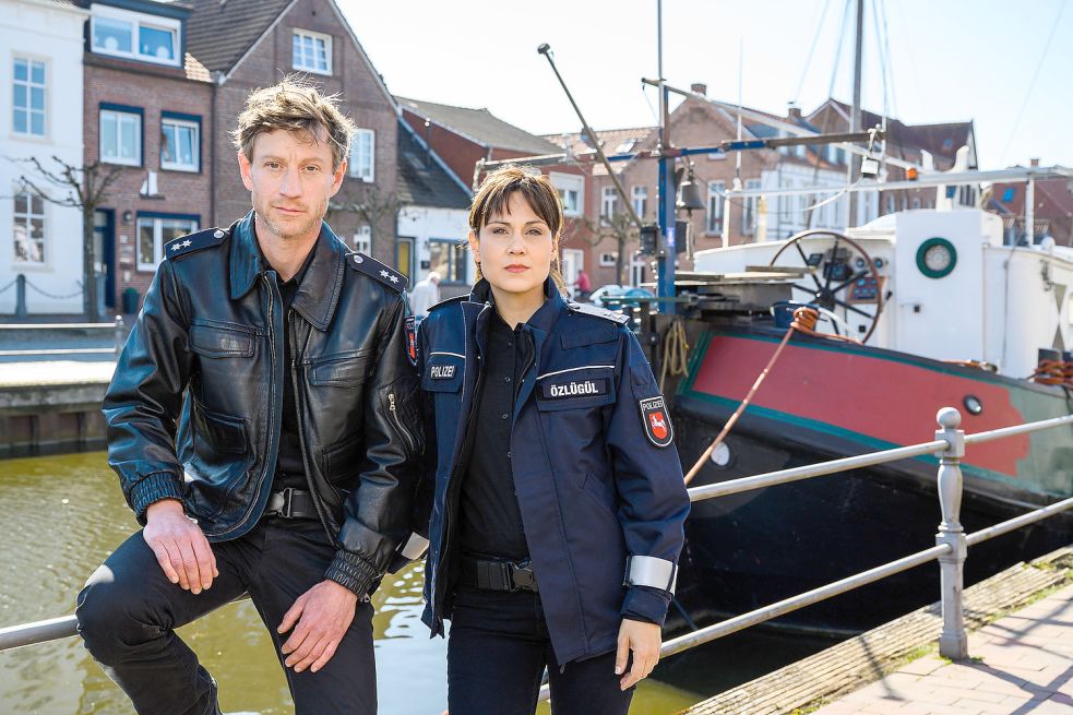 „Bis aufs Blut“ – der 13. Teil der Krimireihe „Friesland“ – wurde im vergangenen September unter anderem in Weener gedreht. Hauptdarsteller sind Maxim Mehmet und Sophie Dal. Foto: ZDF