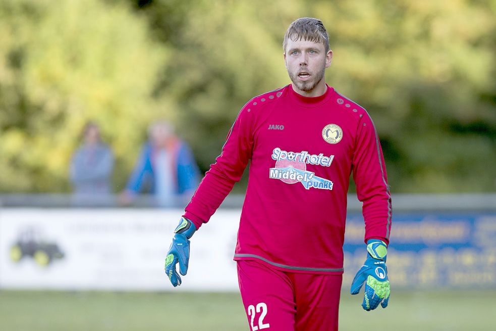 Hochkonzentriert bis zur letzten Sekunde, bis zum entscheidenden Elfmeter: Middels-Torwart Siggi John war der Mann des Tages.