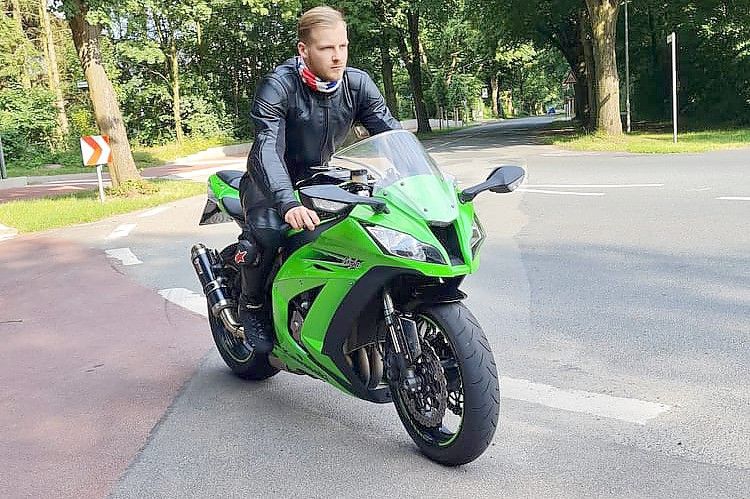 Dieses Foto von Mathias Schmidt wurde während der Sternfahrt für Kilian in Rhauderfehn aufgenommen. Wenig später verunglückte der 21-Jährige tödlich. Foto: privat