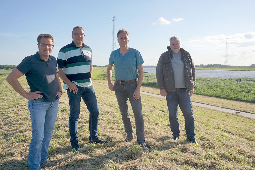 Immer für ihr Dorf da (von links): Ortsbrandmeister Robert Hensmann, Vorsitzender Kirchenrat Wilfried Meijer, Jagdpächter Heilko Müntinga Busemann und Ortsvorsteher Thomas Spekker. Fotos: Müller-Düring