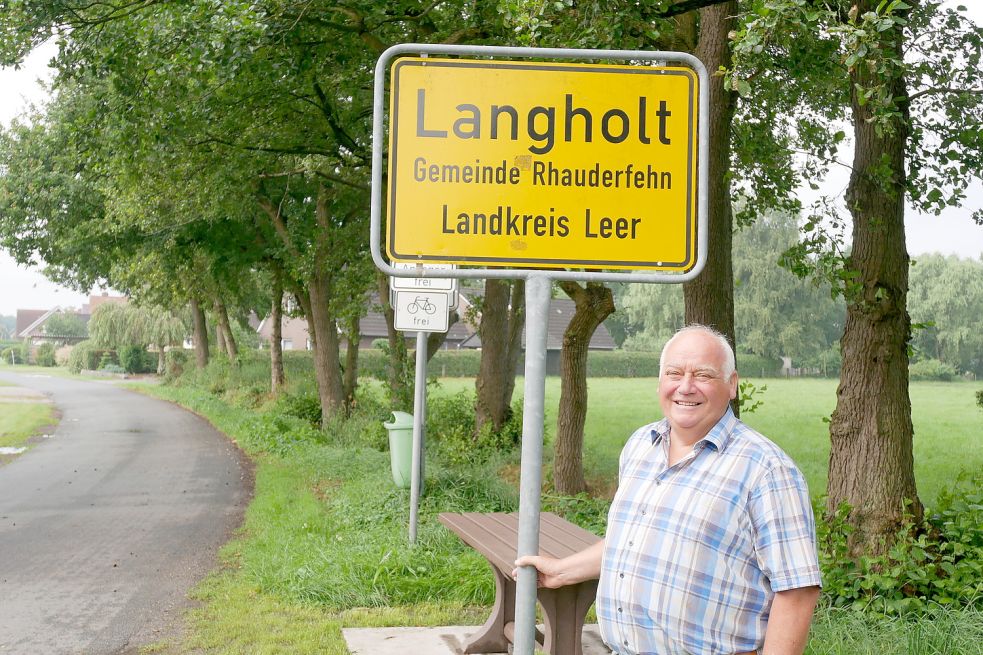 Bernhard Robbers ist Ortsbürgermeister in Langholt-West. Der Teil des Dorfes gehört zur Gemeinde Rhauderfehn. Foto: Kruse