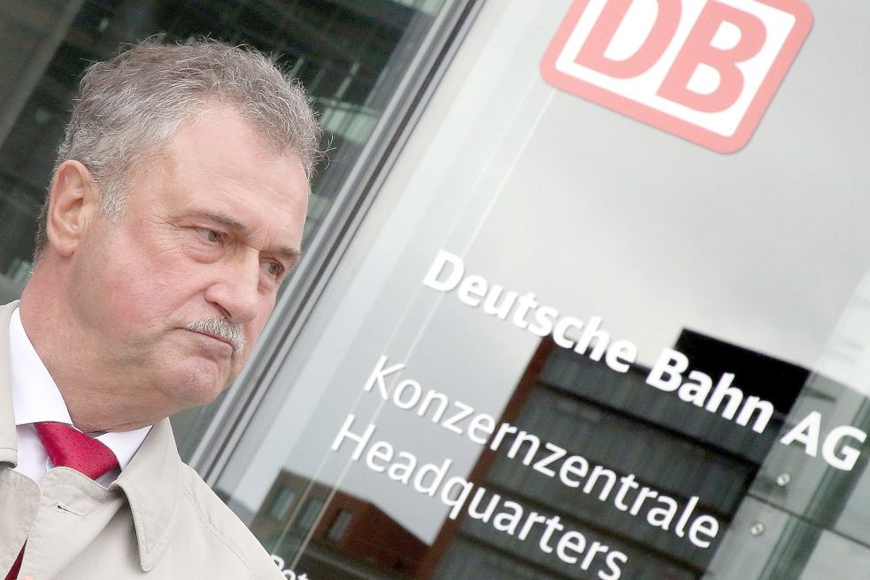 Claus Weselsky, Chef der GDL, steht unter Druck. Der DGB und auch die SPD kritisieren den Bahnstreik. Foto: Kumm/DPA