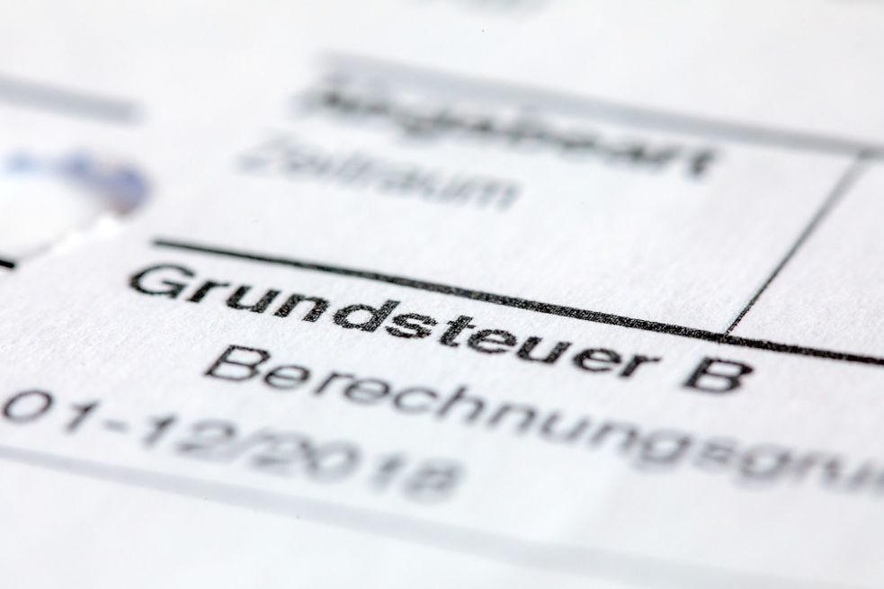 Durch die Anhebung der Hebesätze zur Berechnung der kommunalen Steuern hofft die Gemeinde Schwerinsdorf auf mehr Einnahmen. Foto: Jens Büttner/dpa
