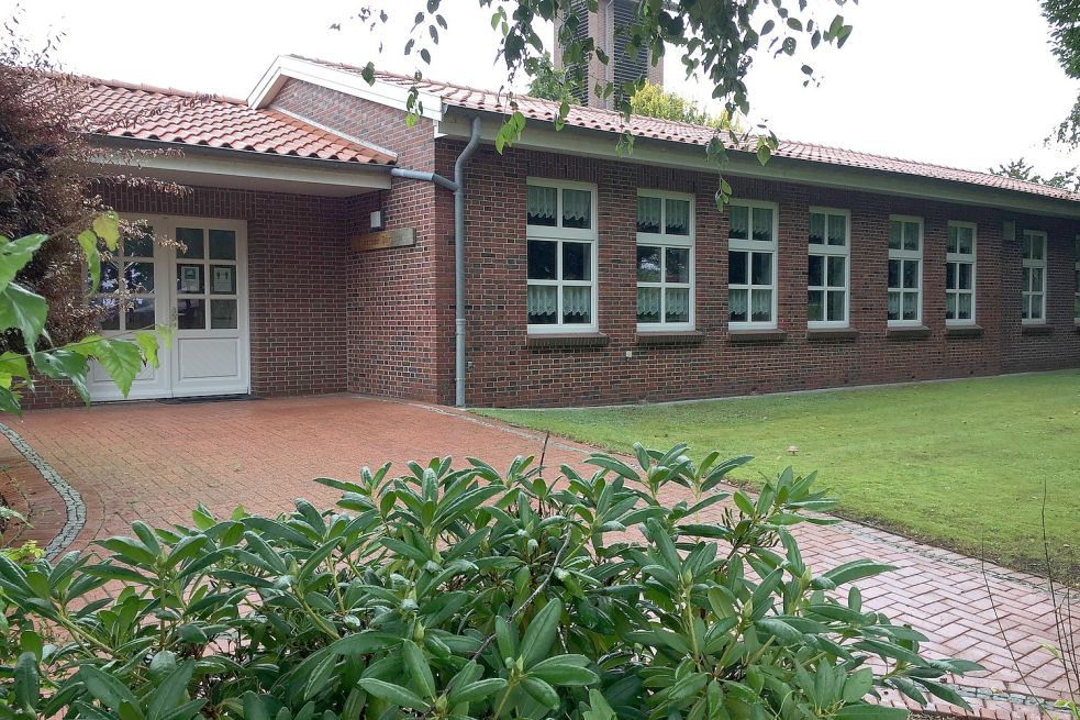 Das Steerner Dörphus steht am Schoolpadd. Für den Unterhalt ist die Gemeinde zuständig. Foto: Schneider-Berents