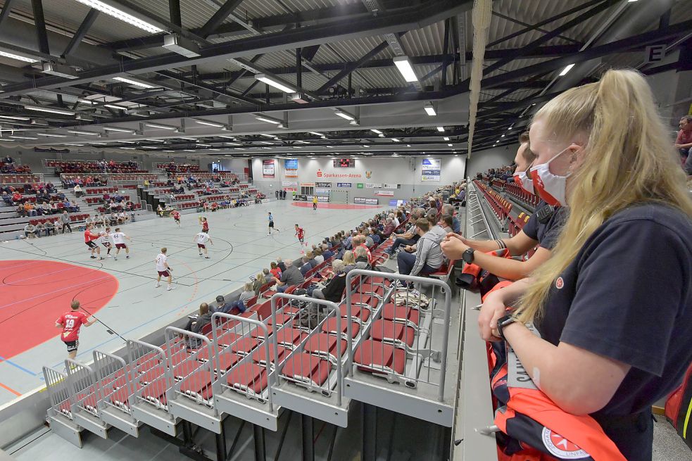 In die Sparkassen-Arena kommen am Sonnabend nur Zuschauer, die genesen, geimpft oder getestet sind. Archivfoto: Ortgies