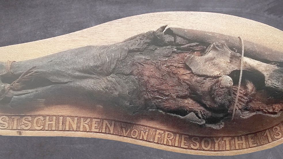 Der Friesoyther Pestschinken: Weil in ihn die Seuche gefahren ist, ist er der Sage nach unverweslich. Foto: Archiv