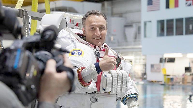 Der ESA-Astronaut Matthias Maurer beim Training. Foto: Allison Bills/NASA/ESA/dpa