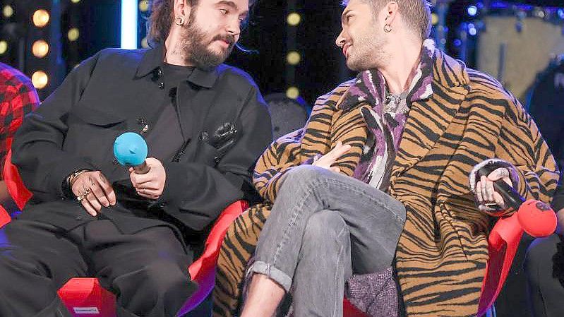 Tom (l) und Bill Kaulitz bei der Radioshow „Friends of 2020“ des Senders MDR Sputnik. Foto: Jan Woitas/dpa-Zentralbild/dpa