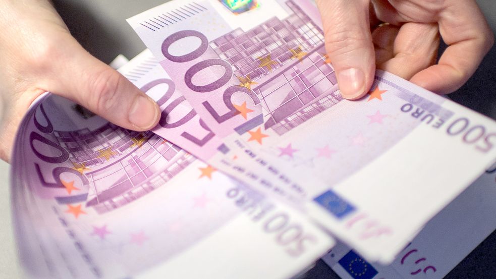 Je größer eine Kommune, umso mehr Geld verdient deren Verwaltungschef. Foto: DPA