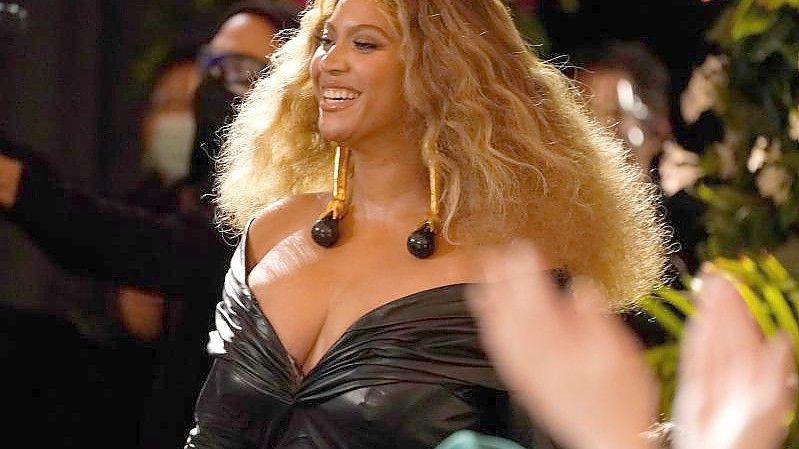 Beyonce wird 40. Per Video haben Hollywoodstars, Musiker, Sportler, Politiker und sogar Amerikas First Lady der Pop-Ikone Beyoncé gratuliert. Foto: Chris Pizzello/Invision/AP/dpa