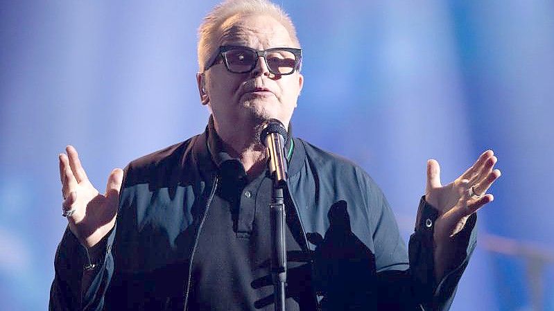 Der deutsche Sänger Herbert Grönemeyer spielt 2022 zum 20. Jahrestag seines Albums „Mensch“ mehrere Stadion-Konzerte. Foto: Hendrik Schmidt/dpa-Zentralbild/dpa