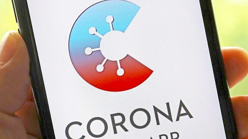 Die offizielle Corona-Warn-App wurde laut RKI bislang 33,1 Millionen Mal heruntergeladen. Foto: Oliver Berg/dpa