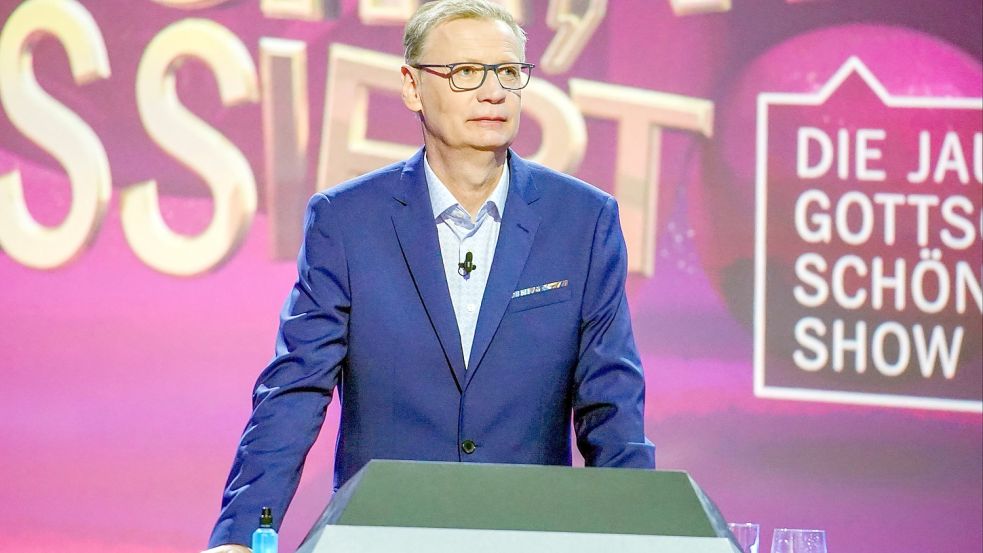 Günther Jauch stürzte in der RTL-Show „Denn sie wissen nicht, was passiert“. Foto: dpa/TVNow/Stefan Gregorowius