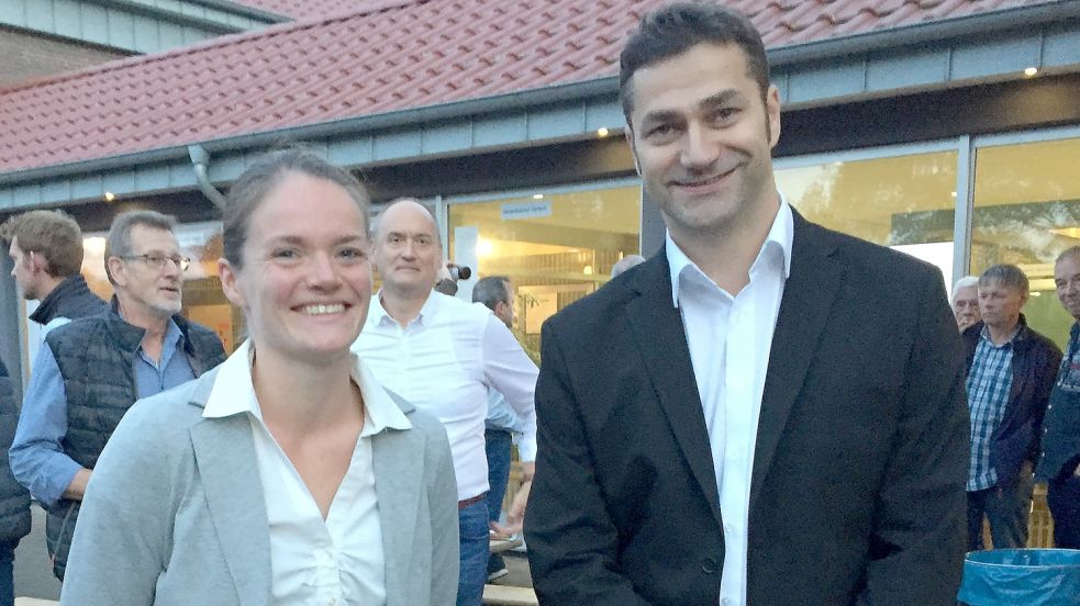 Die Bürgermeisterwahl in der Samtgemeinde Jümme ist noch nicht entschieden. Die Kandidaten Jessika Tuitjer aus Nortmoor und Christoph Busboom aus Holtland müssen sich in einem zweiten Wahlgang dem Votum der Wählerinnen und Wähler stellen. Foto: Schneider-Berents