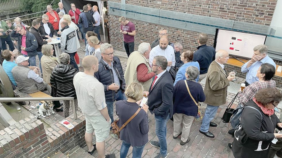 Entspannt feierten die Friesoyther Genossen das Ergebnis der Kommunalwahl am Sonntagabend in der Alten Wassermühle. Foto: Stix