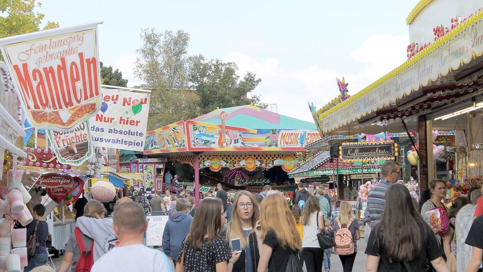 Marktflair soll es nach eineinhalb Jahren Pause am letzten Septemberwochenende wieder auf dem Fehntjer Markplatz geben. Archivfoto: Nobel