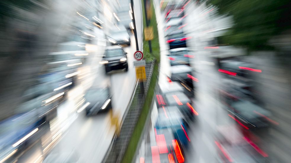 Bei Pendlern ist das Auto das beliebteste Verkehrsmittel Foto: Balk/dpa