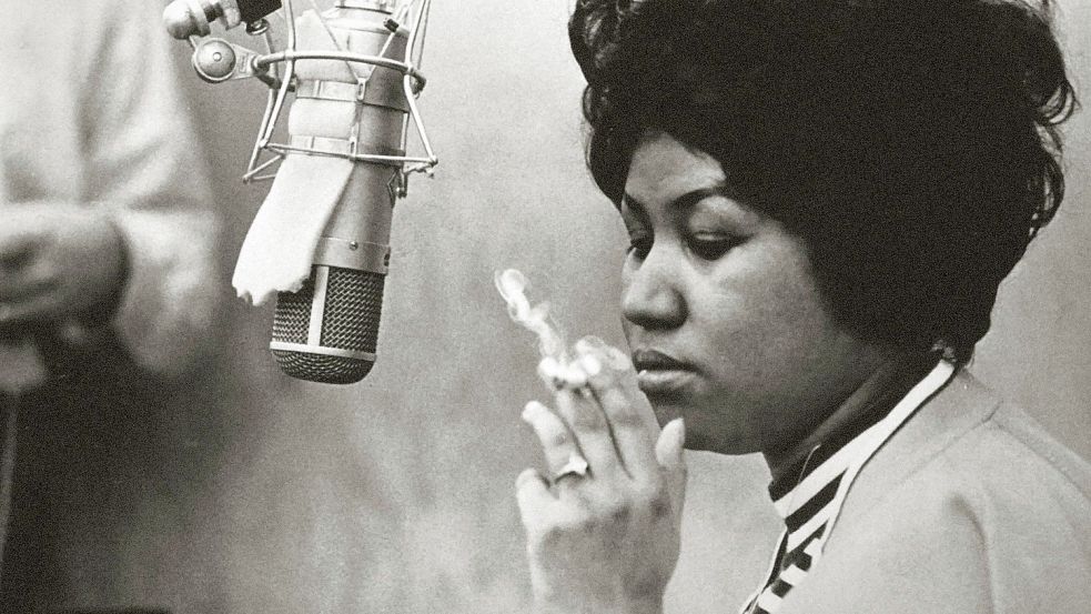 Aretha Franklin im Aufnahmestudio ungefähr 1967, als ihr Song „Respect“ sie zur Chartstürmerin machte. Foto: imago images/Cinema Legacy Collection/The Hollywood Archive
