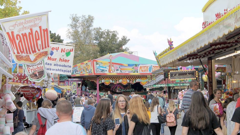 Marktflair soll es nach eineinhalb Jahren Pause am letzten Septemberwochenende wieder auf dem Fehntjer Marktplatz geben. Archivfoto: Nobel