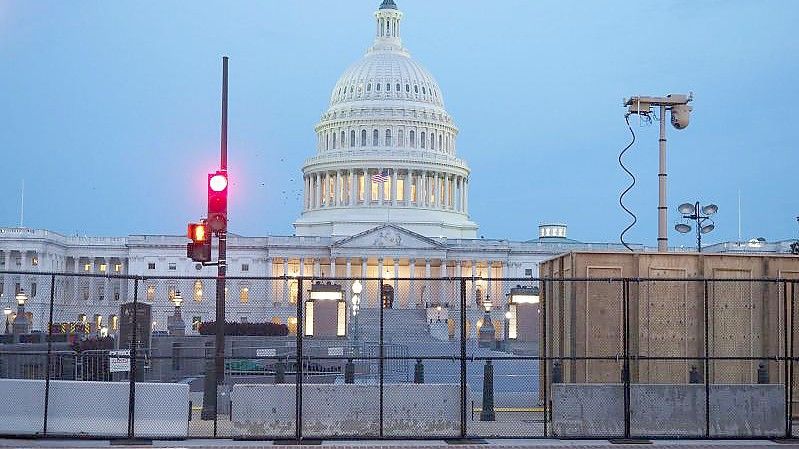 Um das US-Kapitol ist ein Zaun errichtet worden. Foto: Sue Dorfman/ZUMA Press Wire/dpa