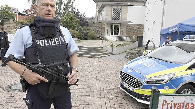 Zum jüdischen Feiertag Jom Kippur hat nach offiziellen Angaben die Gefahr eines Angriffs auf die Synagoge bestanden. Foto: Roberto Pfeil/dpa