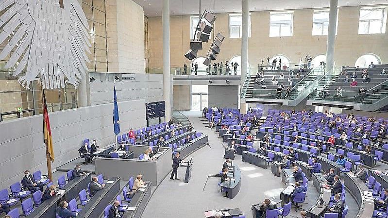 Vom Bundestag beschlossene strengere Regeln gegen Extremismus treten in Kraft. Foto: Michael Kappeler/dpa