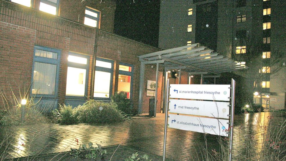 Das Krankenhaus in Friesoythe schließt die stationäre Geburtenstation. Foto: Passmann