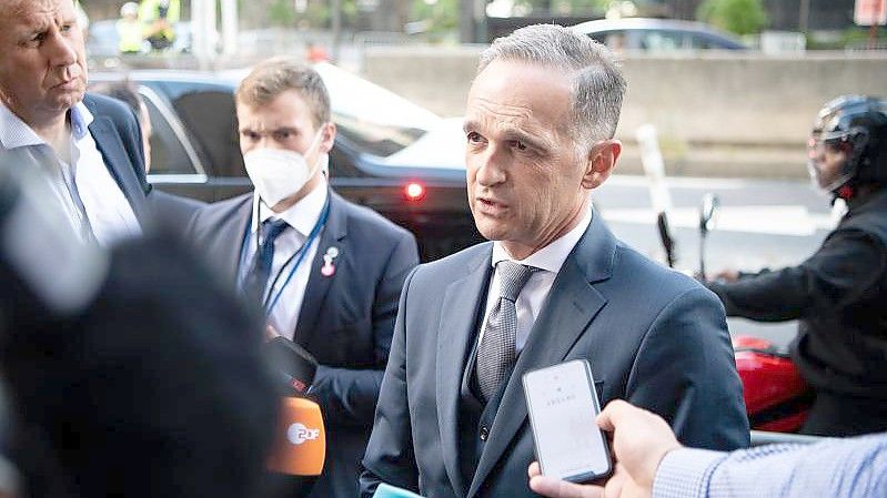 Bundesaußenminister Heiko Maas gibt nach seinem Gespräch mit seinem iranischen Amtskollegen ein Statement vor der Ständigen Vertretung der Bundesrepublik Deutschland bei den Vereinten Nationen. Foto: Bernd von Jutrczenka/dpa