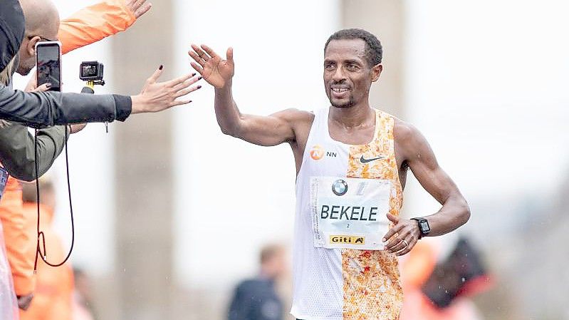 Geht mit Zuversicht in den Berlin-Marathon: Der Äthiopier Kenenisa Bekele. Foto: Soeren Stache/dpa-Zentralbild/dpa