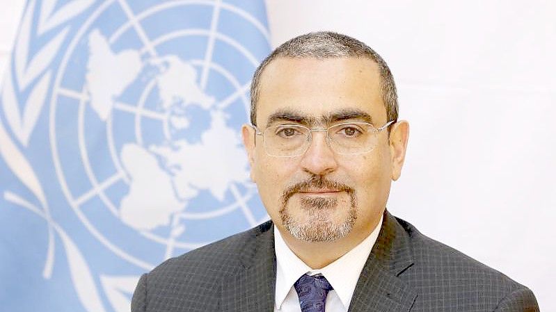 Der stellvertretende UN-Sonderbeauftragte für Afghanistan, Ramiz Alakbarov, warnt vor stark zunehmenden Flüchtlingszahlen, sollte die Krise im Winter andauern. Foto: Fardin Waezi/UN/dpa