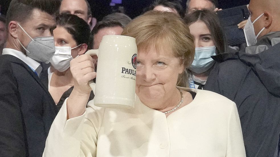 Und tschüss: Kanzlerin Angela Merkel am Freitag bei einem Wahlkampfauftritt in München. Foto: Schrader/ap/dpa