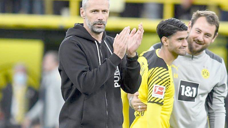 Dortmunds Trainer Marco Rose gibt sich vor der Partie in Mönchengladbach gelassen. Foto: Bernd Thissen/dpa