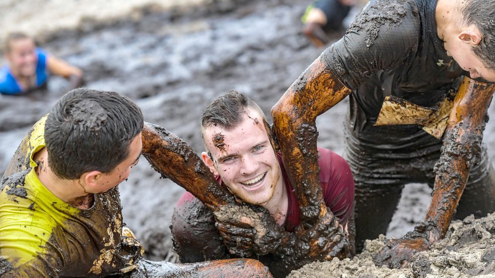 Mehr als 900 Starter werden sich bis Sonntagnachmittag auch durch den Matsch-Parcours quälen müssen. Die meisten haben dabei großen Spaß. Foto: Ortgies