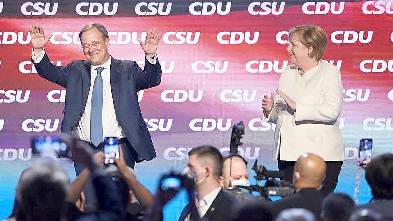 SPD-Kanzlerkandidat Olaf Scholz spricht während einer Wahlkampfveranstaltung in seinem Wahlkreis in Potsdam. Foto: Soeren Stache/dpa-Zentralbild/dpa